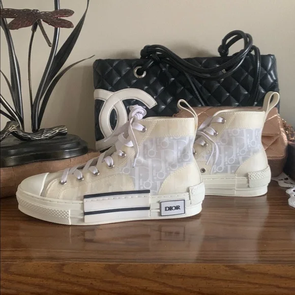 Dior Women's Cream High-Top Sneakers 7 217 - Picture 3 of 11